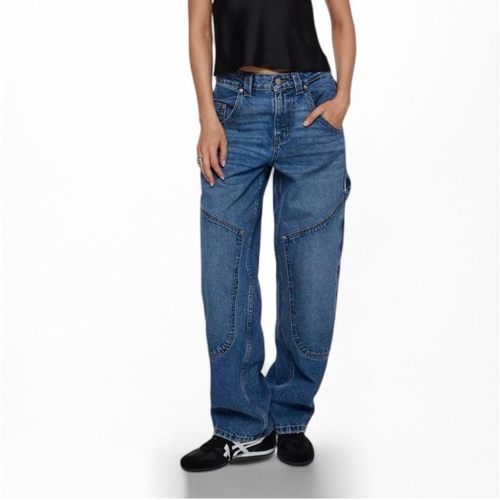 BDG: loose fit cargo jeans